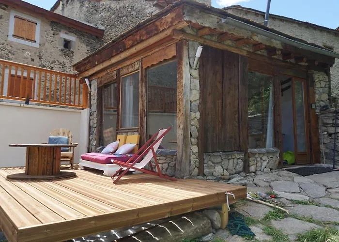 La Source Sauna Jardin Wi-fi * Targassonne